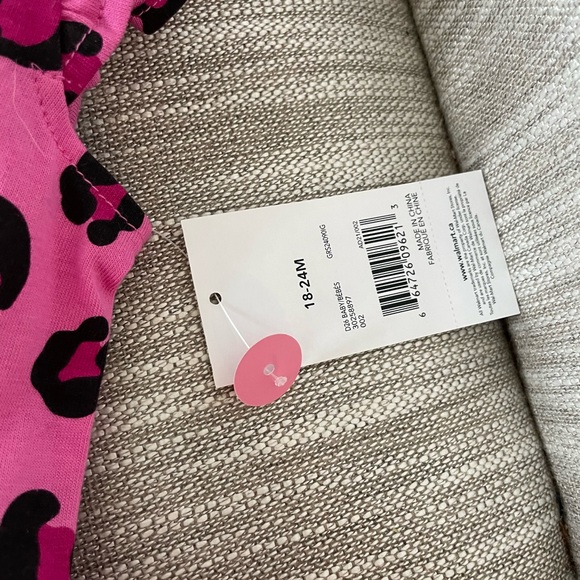 Pink animal print 2 piece set includes head band never worn with tags - Picture 4 of 4